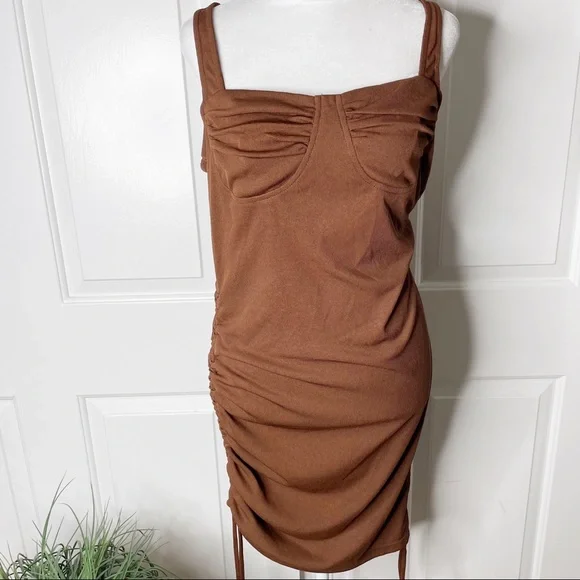 J.O.A side ruched bodycon dress (L) - Picture 13 of 14